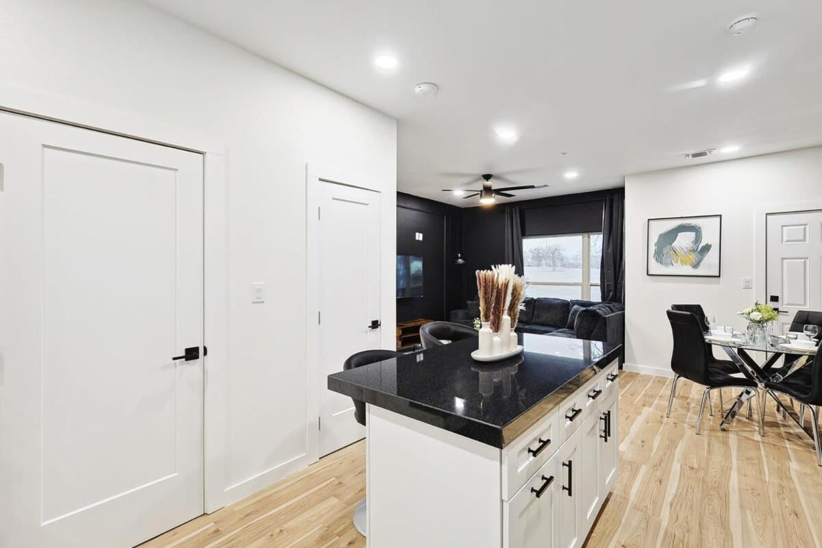 New 2B Townhome Near At&T Global Life 6Flag Арлингтон Экстерьер фото